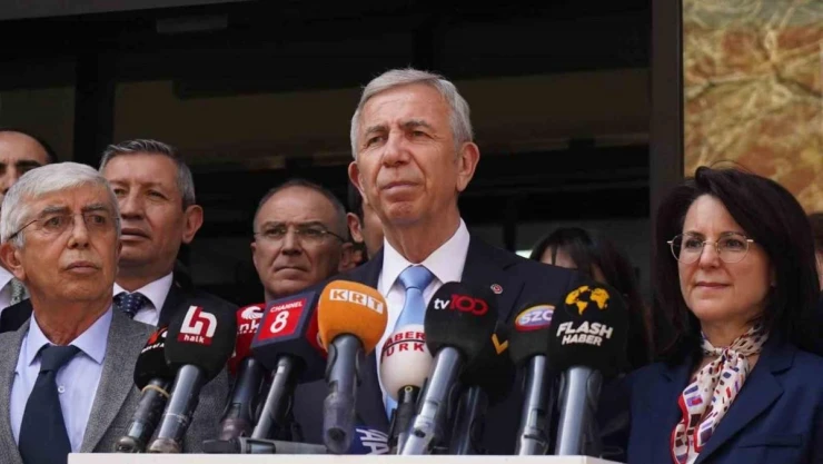 Mansur Yavaş mazbatasını aldı