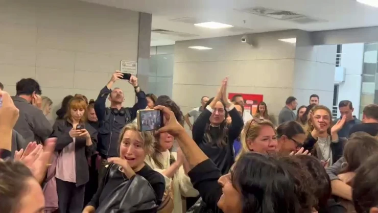 Menajer Ayşe Barım ev hapsi adli kontrol şartıyla tahliye edildi