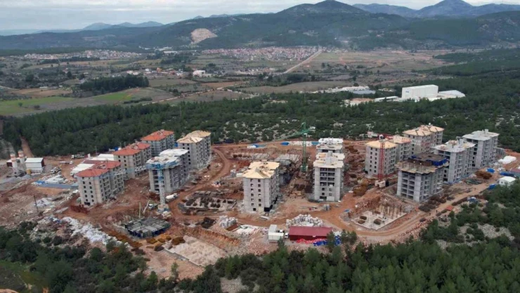 Menteşe 3. etap TOKİ inşaatının yüzde 25'i tamamlandı