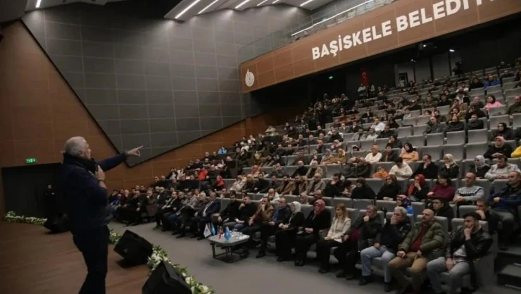 Mete Yarar, Başiskele'de Türkiye'nin 100. yılını anlattı