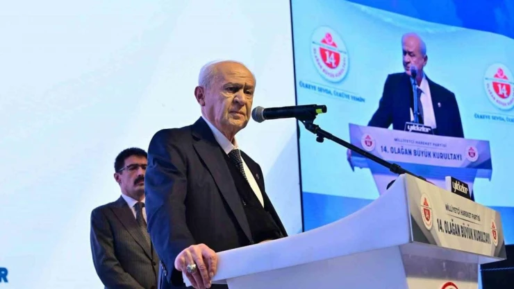 MHP Genel Başkanı Devlet Bahçeli'den Erdoğan'a: 'Ayrılamazsın, Türk milletini yalnız bırakamazsın. Cumhur İttifakı olarak yanındayız, beraberindeyiz'
