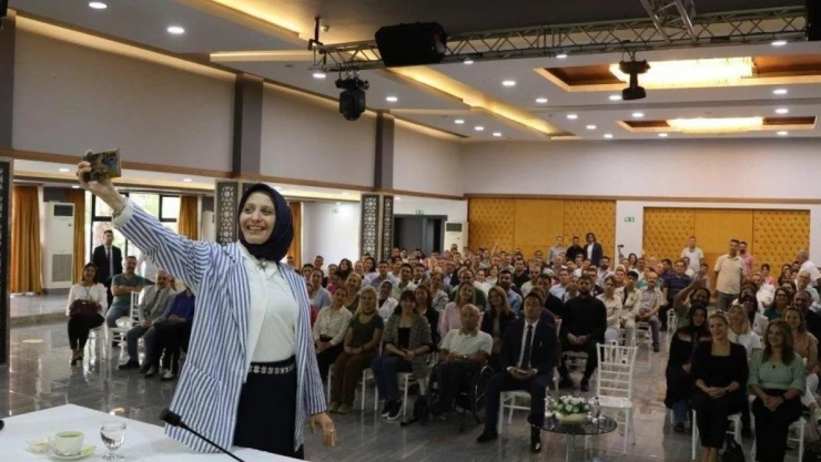 Milli Eğitim Müdürü Durmuş, öğrenci ve öğretmenlerle bir araya geliyor