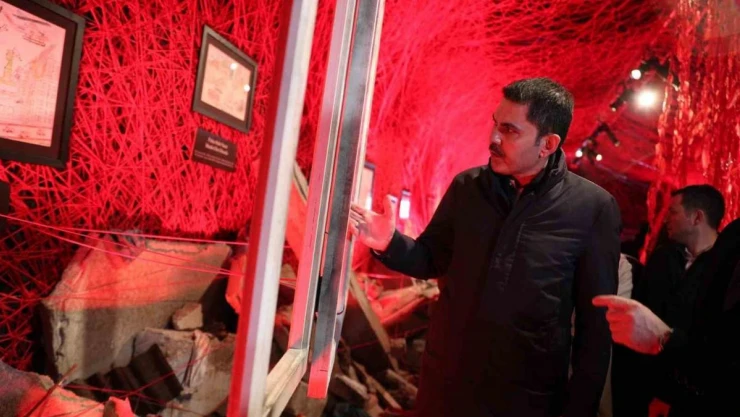 Murat Kurum, Gazzeli Çocuk Ressamlar Sergisi'ni gezdi