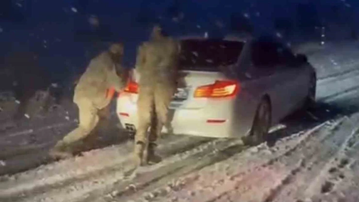 Muş-Bulanık yolunda ulaşıma kar engeli