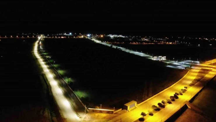 Muş'ta 12 milyon lira yatırım ile üniversite öğrencilerinin yolu aydınlatıldı