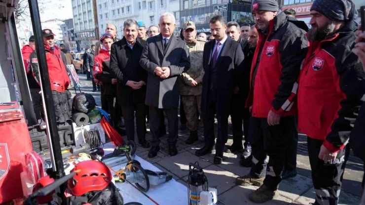 Muş'ta dayanışma ve bilinçlendirme standı kuruldu