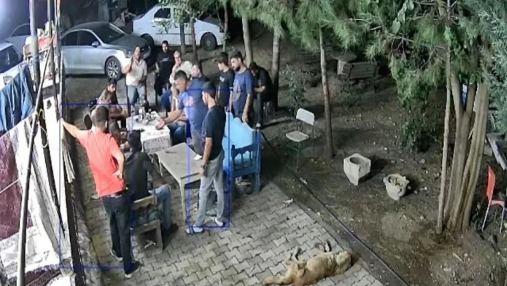 Narin Güran cinayetinde aile bireylerinin toplantı görüntüsü Ulusal Kriminal Büro tarafından incelenerek, bilirkişi raporu hazırlanarak mahkemeye sunuldu