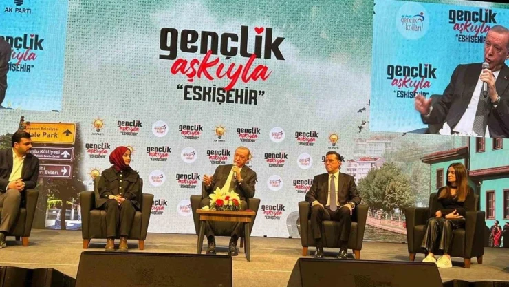 Nebi Hatipoğlu Gençlik Buluşması'nda öğrenciler için vaatlerini açıkladı