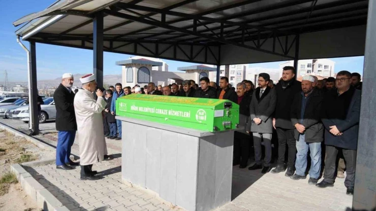 Niğde Gazozu Fabrikası'nda kimyasal maddeden zehirlenen işçi toprağa verildi