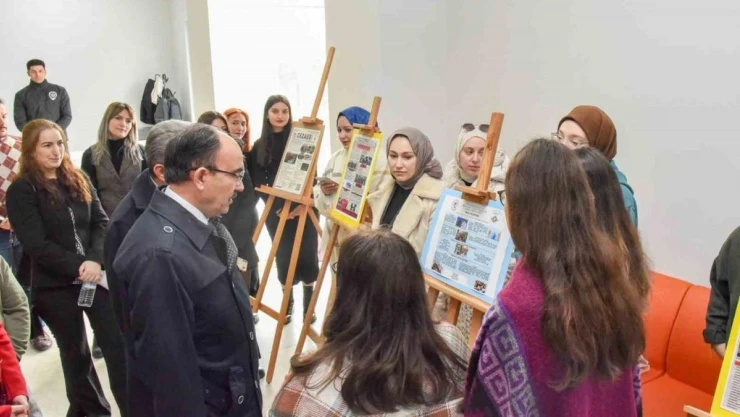 Öğrencilerin sergisi yeni döneme ışık oldu