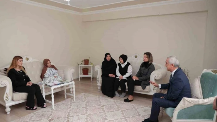 Okuma hayalini 25 yaşında gerçekleştirdi