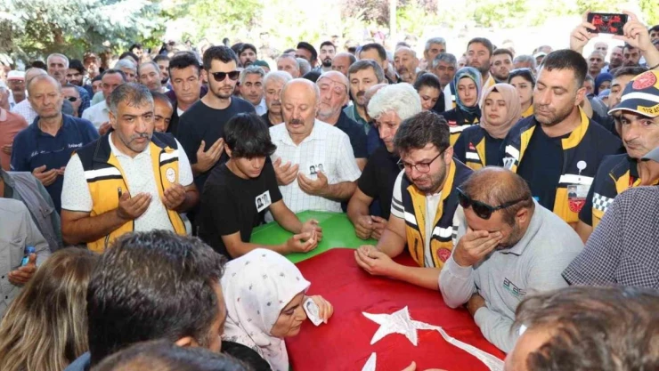 Oltu 112 çalışanlarına ağladı