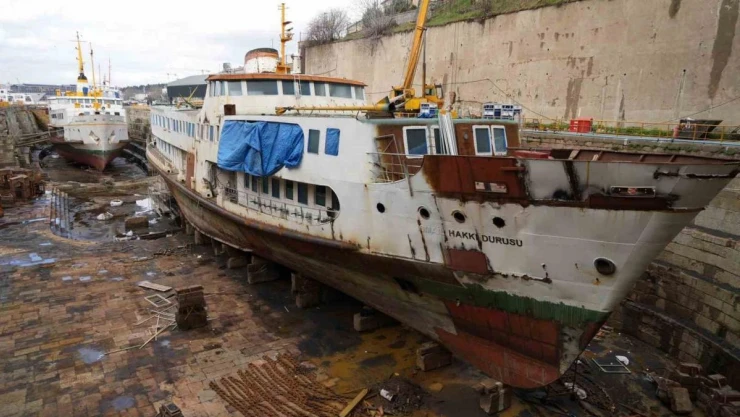 Osmanlı Devleti'nin mirası Haliç Tersanesi'nde 6 asırdır gemilerin yaraları sarılıyor