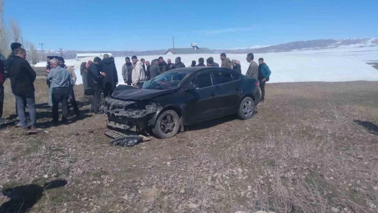 Otomobil ağaca çarptı: 4'ü çocuk 7 yaralı