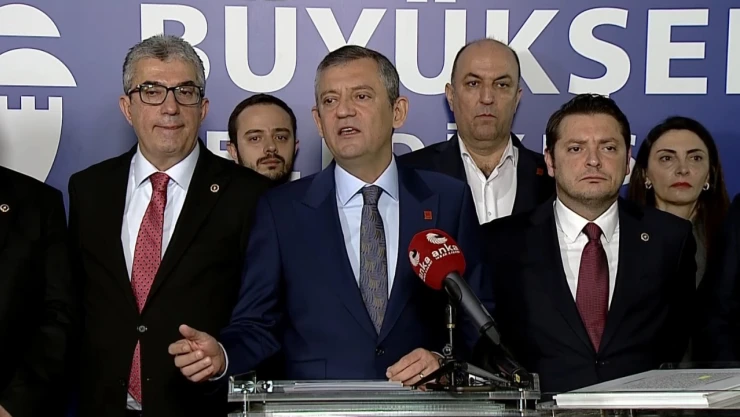 Özel'den mitingleri yayınlamayan medyaya karşı boykot çağrısı