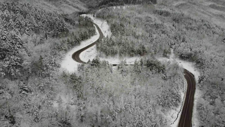 (Özel) Kazdağları beyaz örtünün altında seyri doyumsuz manzaralar oluşturdu