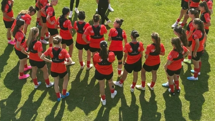 Palandöken'de U19 Kadın Milli ve U17 Kız Milli Takımı kampları sona erdi