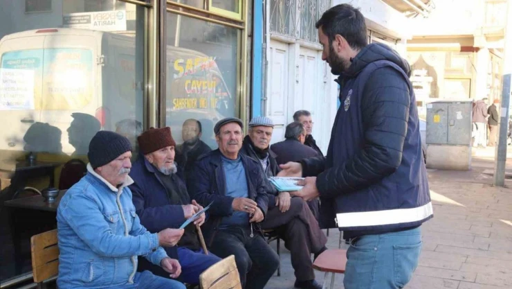 Polisten broşürlü uyarı