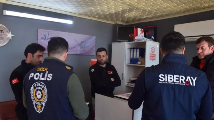 Polisten dolandırıcılara karşı uyarı