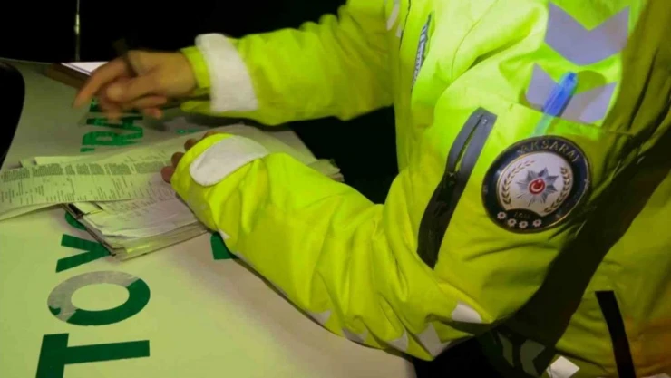 Polisten kaçan ehliyetsiz sürücüye 17 bin 973 TL ceza