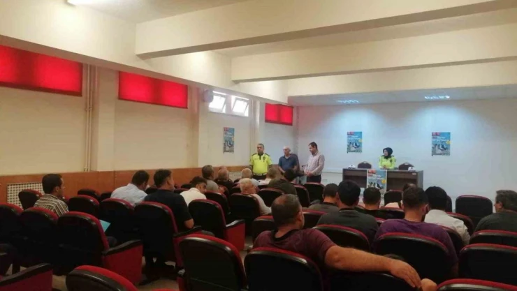 Polisten servis sürücülerine eğitim