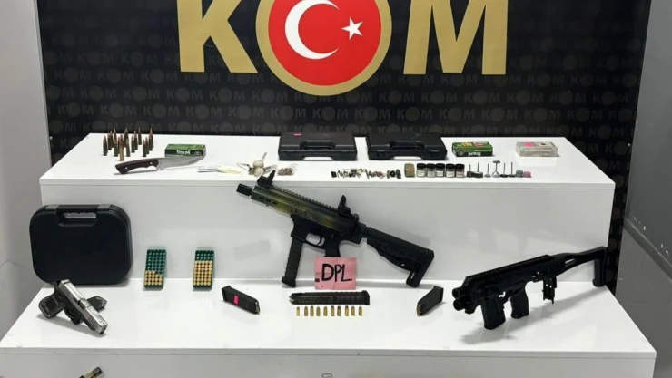 Polisten, şüphelilere kaldıkları otelde operasyon