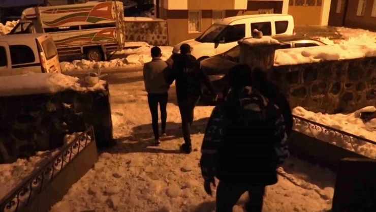 Polisten terör örgütü propagandasına operasyon