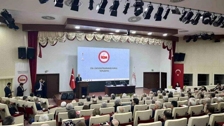 Rektör Çomaklı, ÜAK toplantısına katıldı