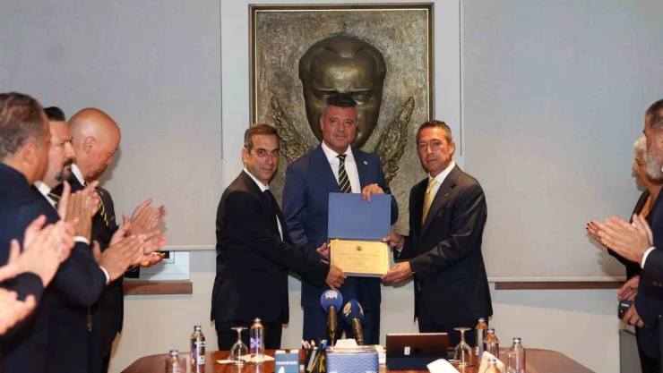 Sadettin Saran ve yönetim kurulu üyeleri mazbatasını aldı