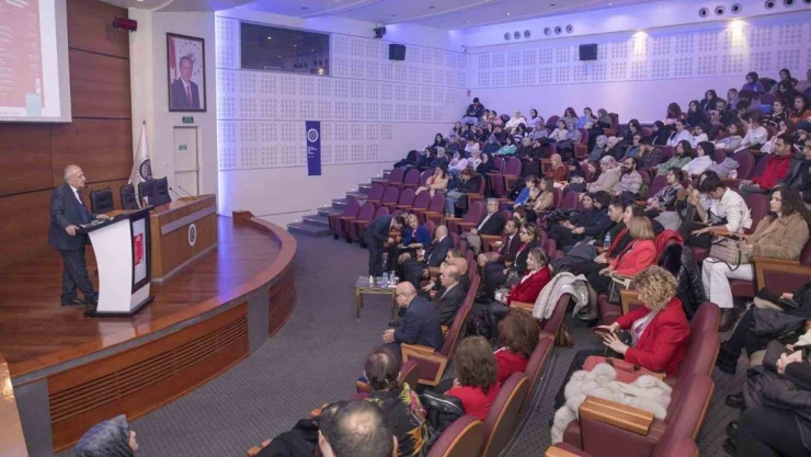 Sağlık hizmetlerine multidisipliner bakış sempozyumu düzenlendi