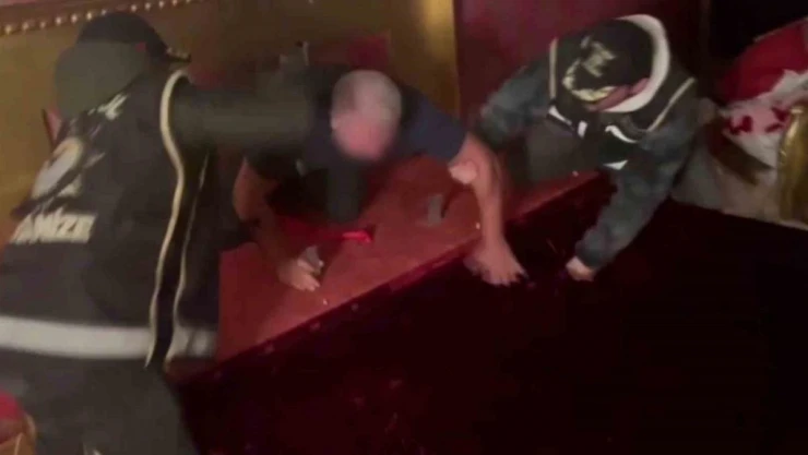 Şahinler çetesine yeni operasyon: Çete lideri yatak odasındaki gizli bölmede böyle yakalandı