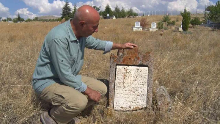 Sakarya Meydan Muharebesi'nde şehit olan binlerce askerin mezarı bulunmayı bekliyor