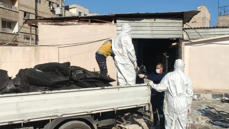 Şam'da İran ve Hizbullah tarafından kullanılan karargahta 20'den fazla ceset bulundu