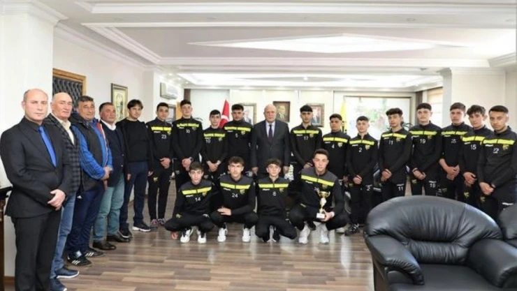 Şampiyonlardan Başkan Pekmezci'ye ziyaret