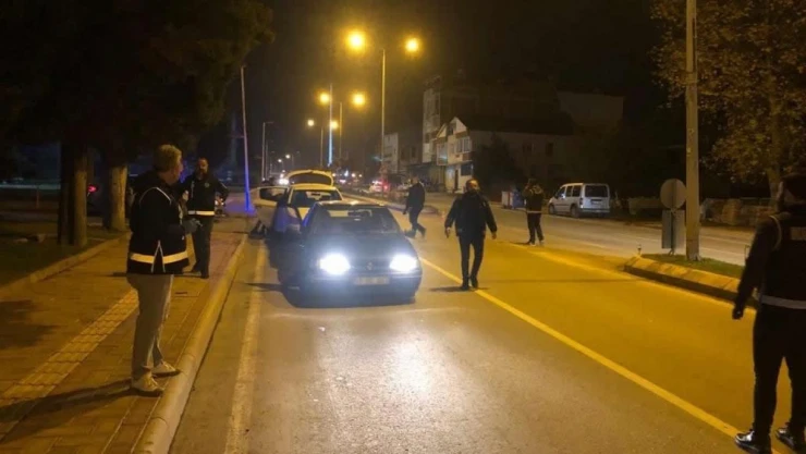 Samsun'da 6 günde 196 aranan şahıs yakalandı, çok sayıda narkotik madde ele geçirildi