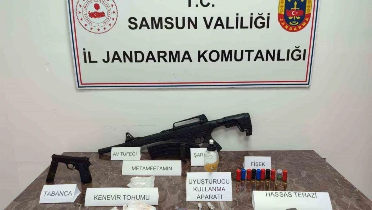 Samsun'da jandarmadan operasyon: Uyuşturucu ve silah ele geçirildi