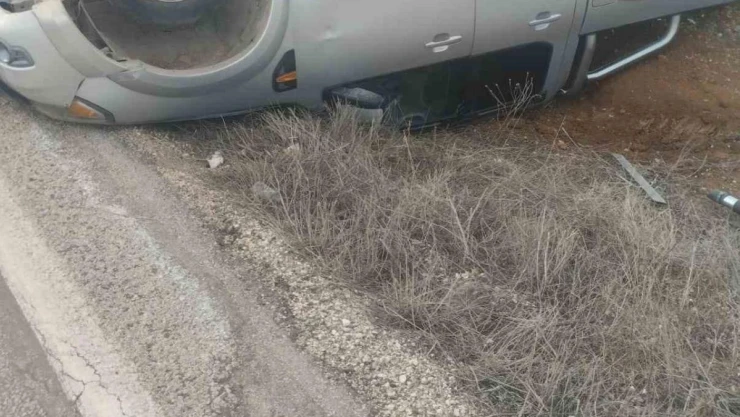 Şarampole devrilen aracın sürücüsü yaralandı