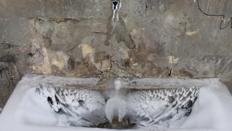 Sibirya soğuklarının yaşandığı Bayburt adeta buz kesti