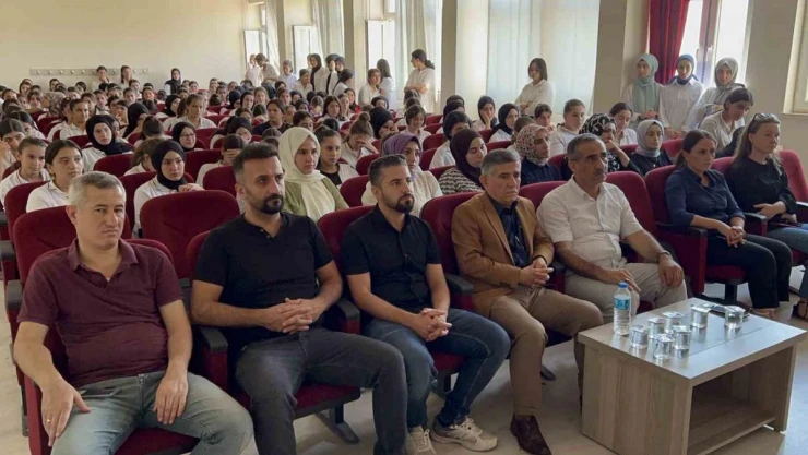 Silopi'de öğrencilerden mevlit etkinliği