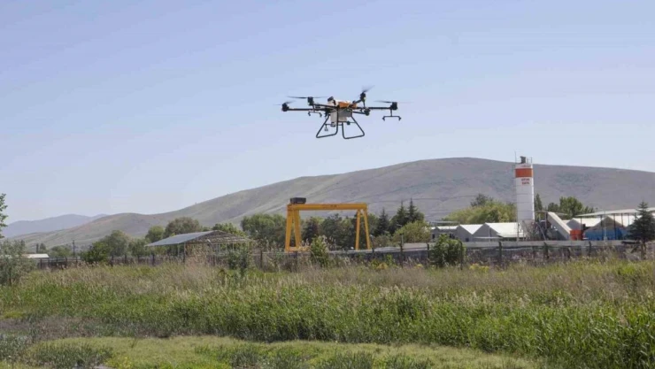 Sincan hava araçları ile köşe bucak ilaçlanıyor