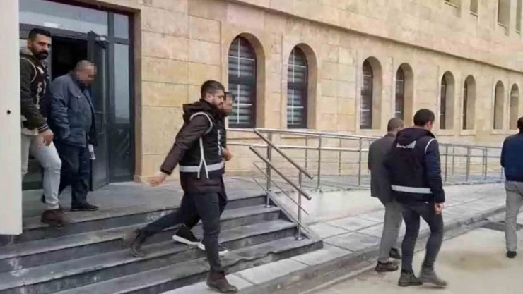 Şırnak'ta Nevruz kutlamalarında olaylara karışan şüphelilere eş zamanlı operasyon: 45 gözaltı