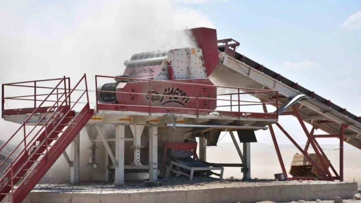 Şırnak'ta taşlı araziler temizlenerek tarıma kazandırılıyor