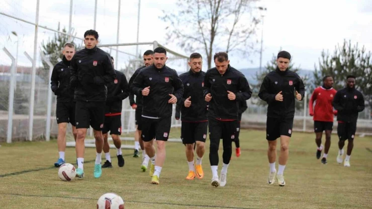 Sivasspor, Adana Demirspor maçı hazırlıklarına başladı