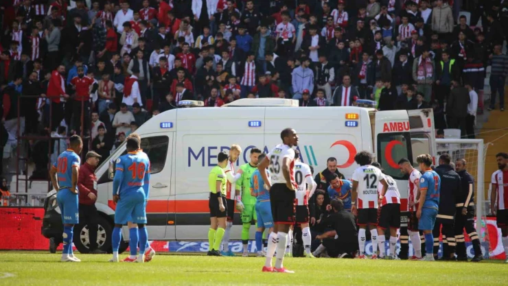 Sivasspor'da Manaj'ın ardından Simic de sakatlanarak hastaneye kaldırıldı
