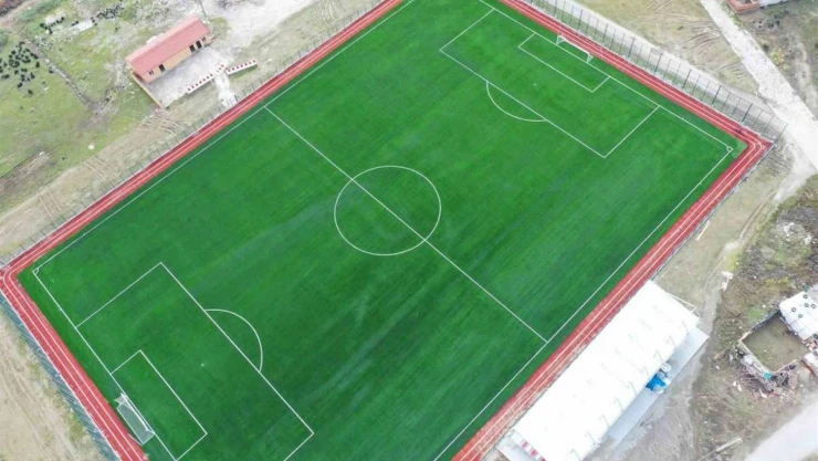 Söke'ye 3 yeni futbol sahası