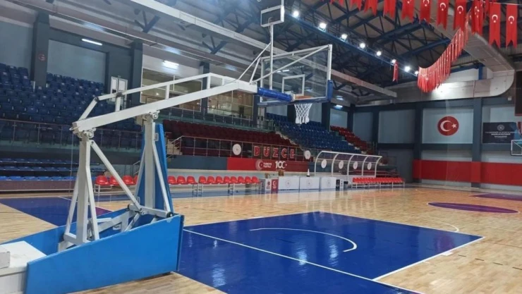 Spor salonlarının parkeleri değişti