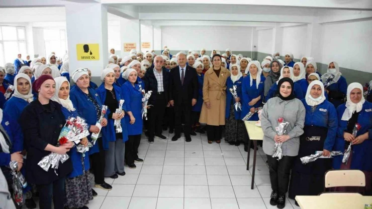 Tavlı: 'Cumhurbaşkanımız, demokrasinin öznesi olarak kadınlarımızı göstermiştir'