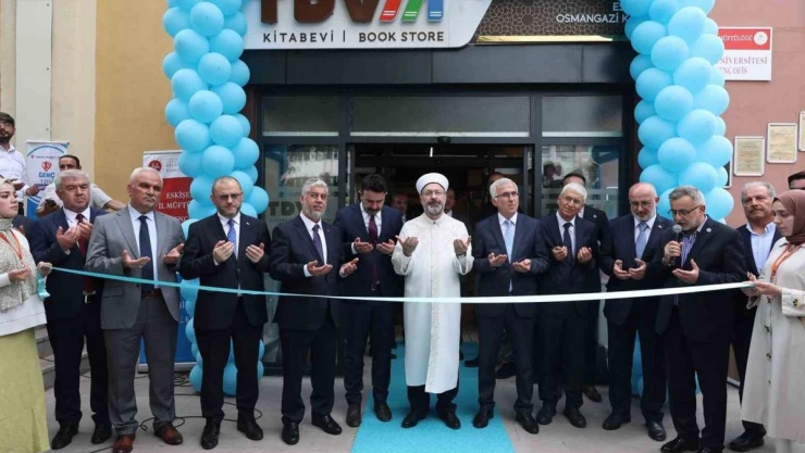 TDV Kitabevi ile ESOGÜ Diyanet Genç Ofis dualarla açıldı