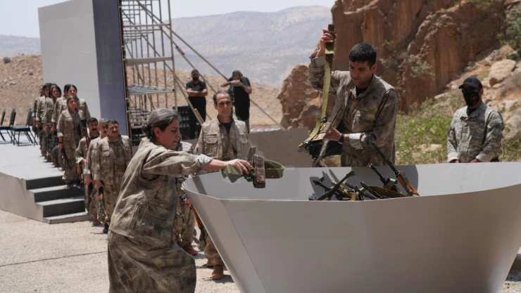 Terör örgütü PKK, Türkiye'deki tüm faaliyetlerine son verdiğini açıkladı.
