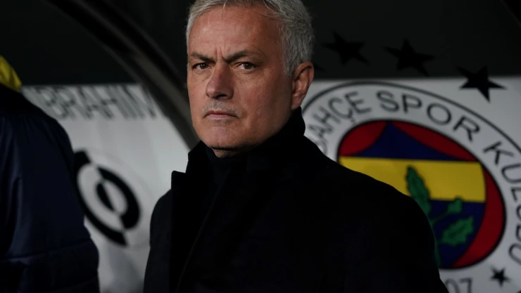 TFF Tahkim Kurulu, Fenerbahçe Teknik Direktörü Jose Mourinho'nun 4 maçlık cezasını 2 maça indirdi.